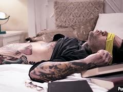 Hardcore Dreier Fick mit Tattoo Nutten